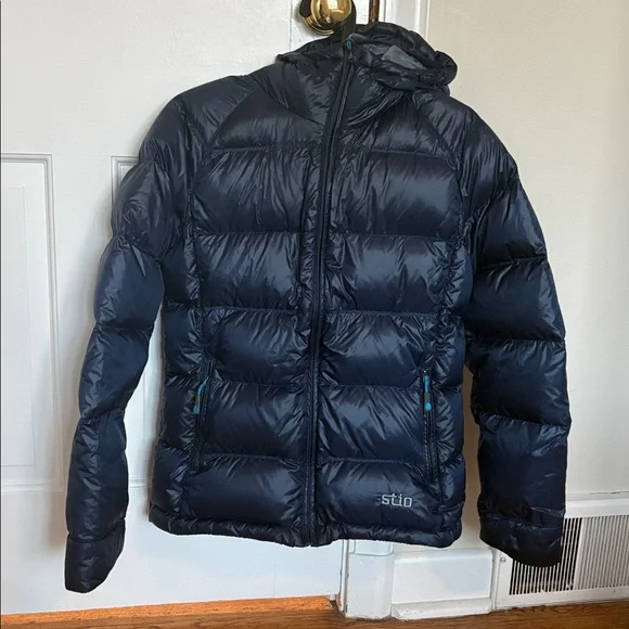Stio Women's Navy Puffer Jacket - Picture 2 of 6